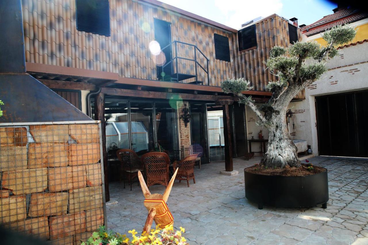 Gasthaus Casa Ruina Nava del Rey Exterior foto